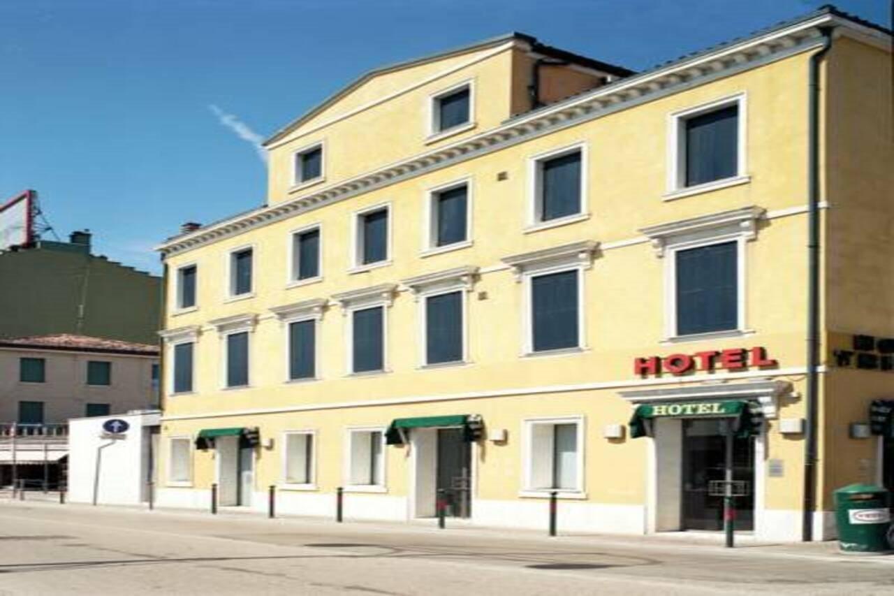 Hotel Trieste Mestre Esterno foto