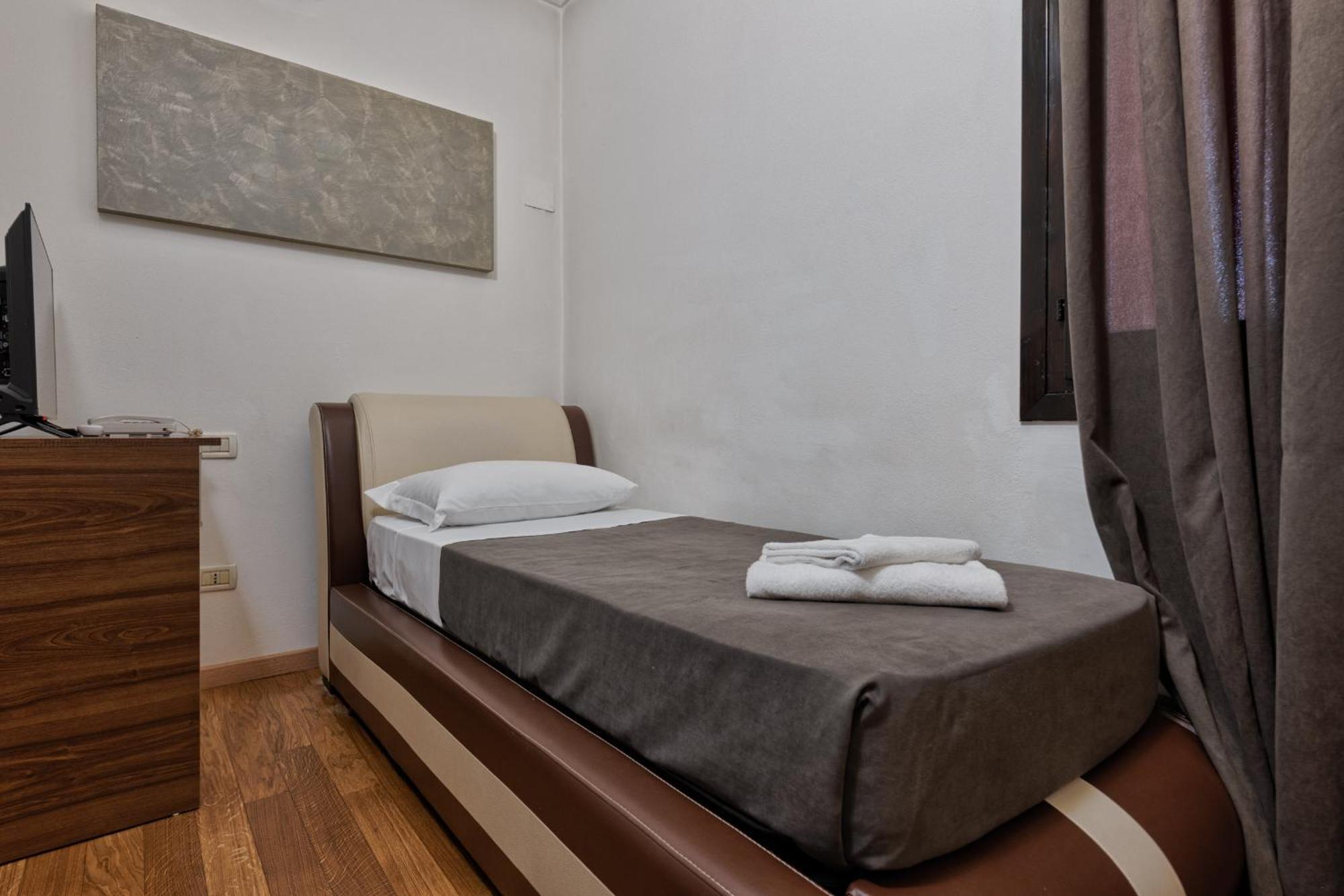 Hotel Trieste Mestre Esterno foto