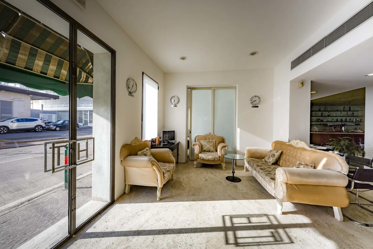 Hotel Trieste Mestre Esterno foto